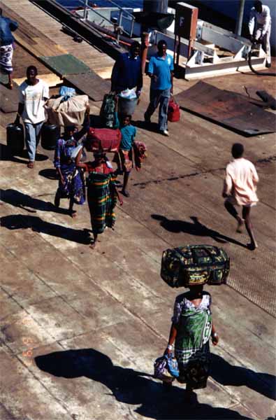 Photo of ship passengers Photo of ship passengers